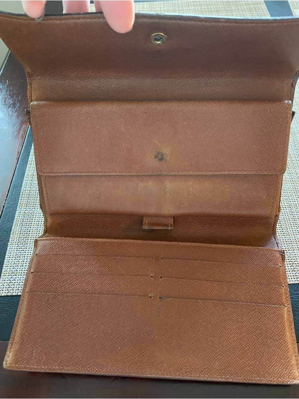 Louis Vuitton Monogram Canvas Wallet. Front snap closure with coin pouch - Picture 5 of 13